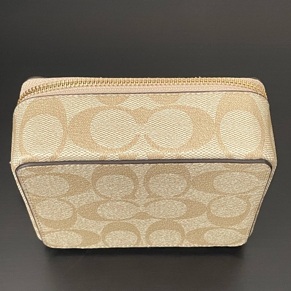 Coach Large Jewelry Box in Signature Canvas Light Khaki/Chalk • Brand 🆕 - Picture 4 of 16